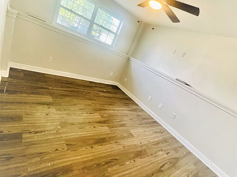 1704 NE Whitestone Dr — Photo 11