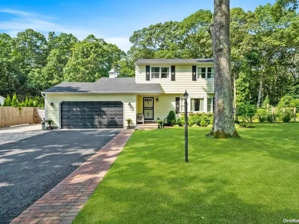 24 Maplewood Drive, Bellport Village, NY 11713