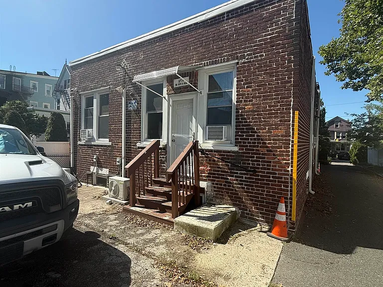 88 Sherman Pl #4 — Photo 15