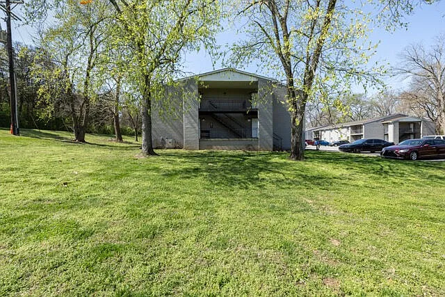 Sycamore Villas — Photo 12