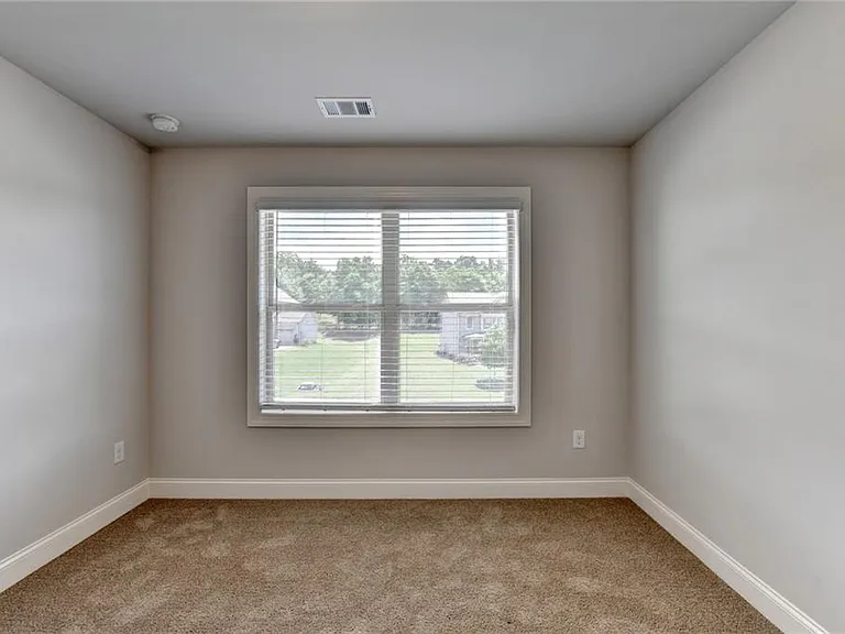 235 Bella Dr — Photo 67