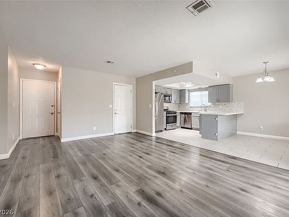 5th image of 520 Close Ave