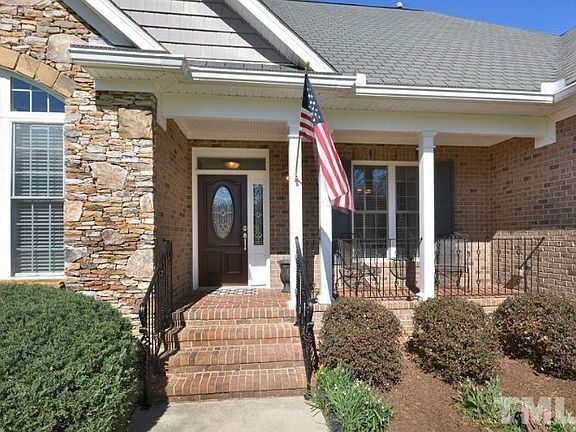 3rd image of 614 Lee Fox Ln