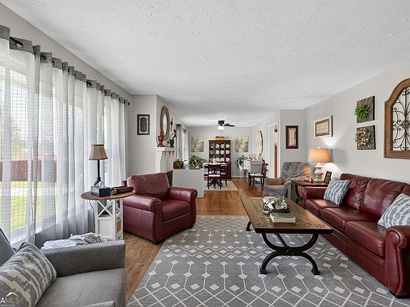 5th image of 57 Parker St