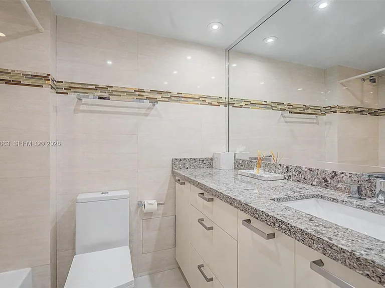2301 Collins Ave #1210 — Photo 19
