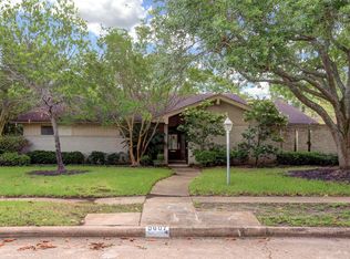 9607 Cedarhurst Dr, Houston, TX 77096