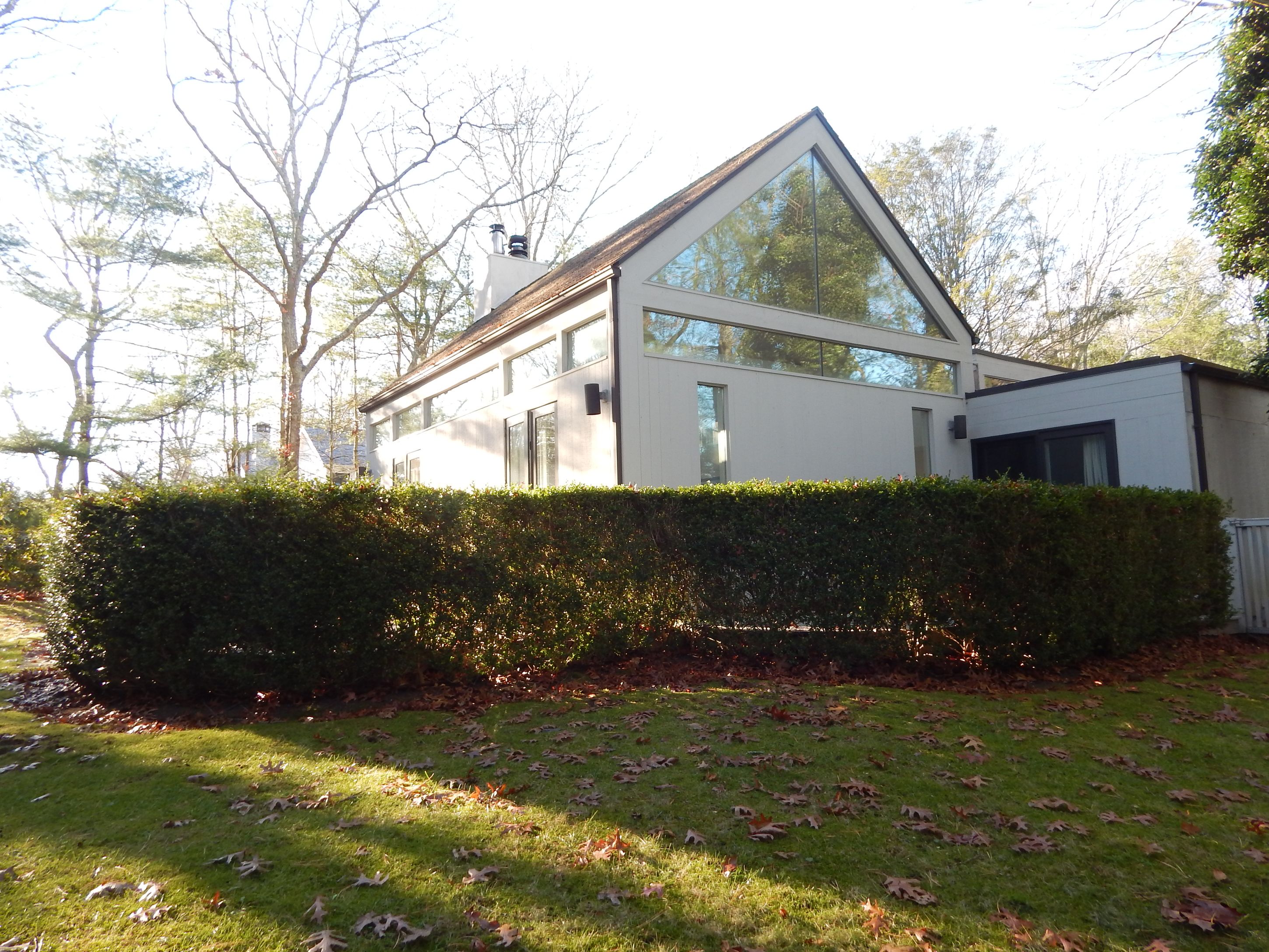 24 Roxbury Ln in Wainscott Out East