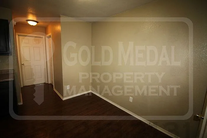 3400 Barcelona Dr — Photo 5