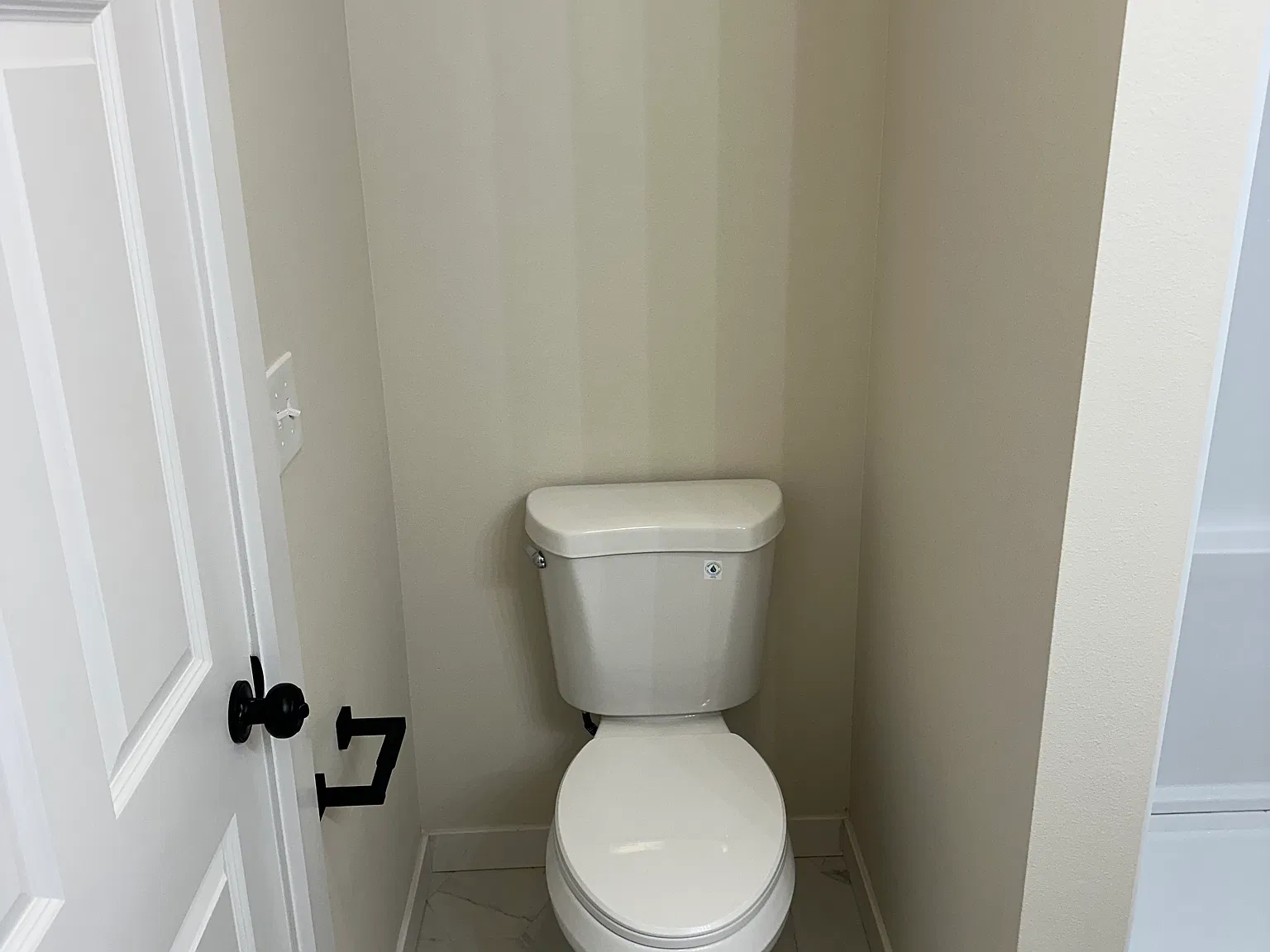 5 bed, 2500 sqft, $4,250 — Photo 4