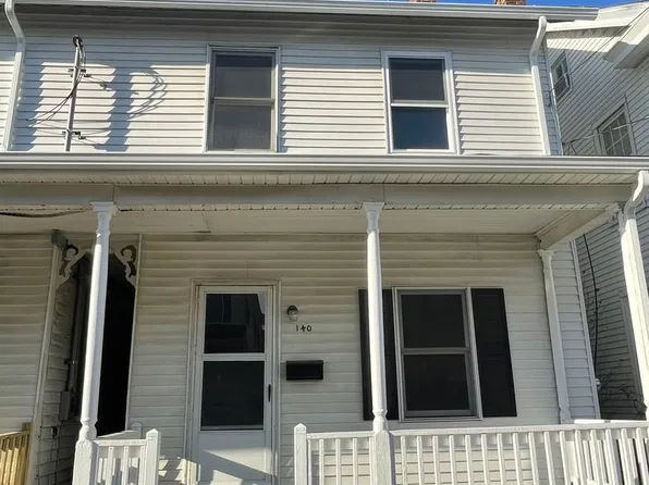 140 4th St, Slatington, PA 18080