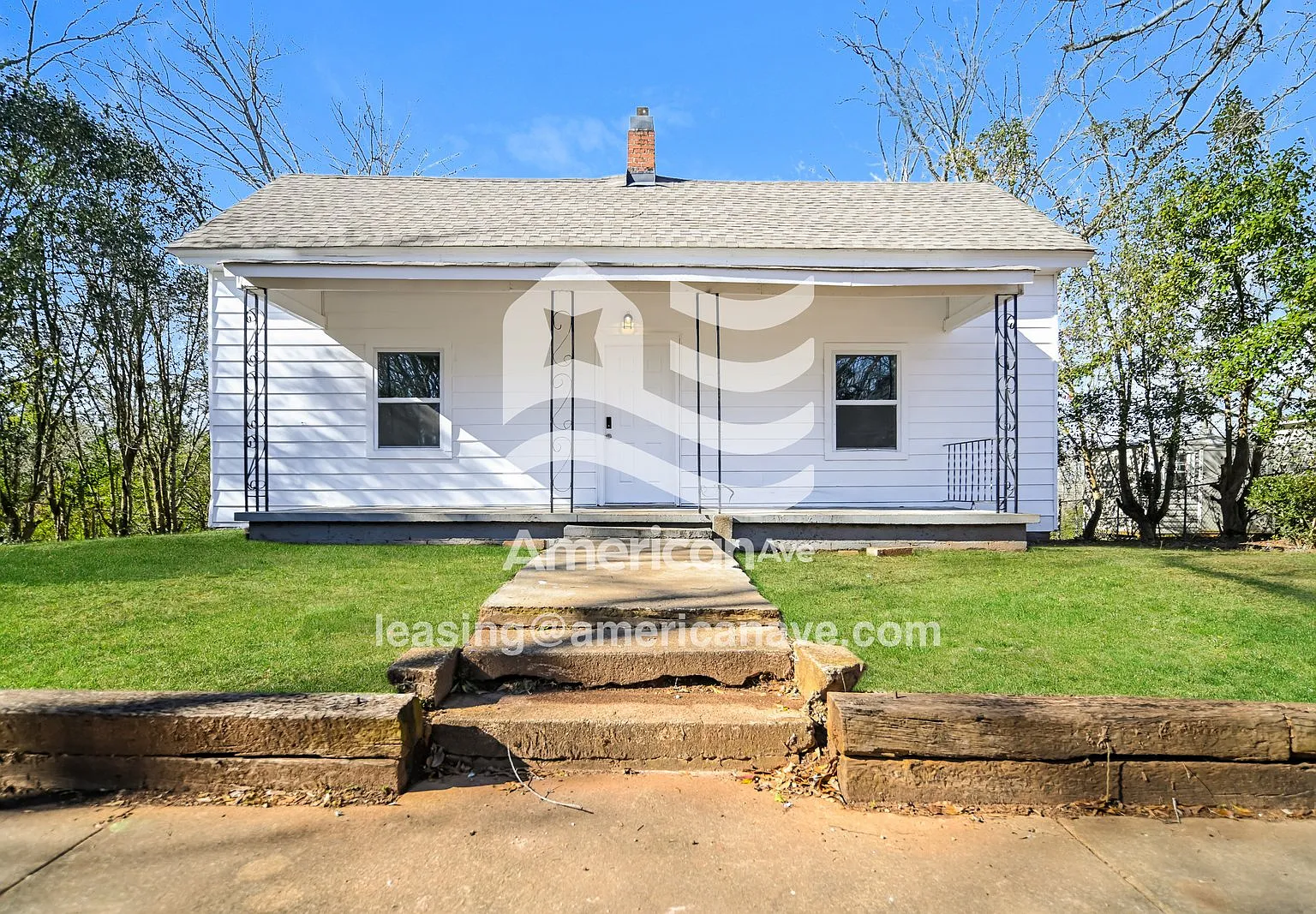 3 bed, 1.5 bath, 1420 sqft, $935 — Photo 1
