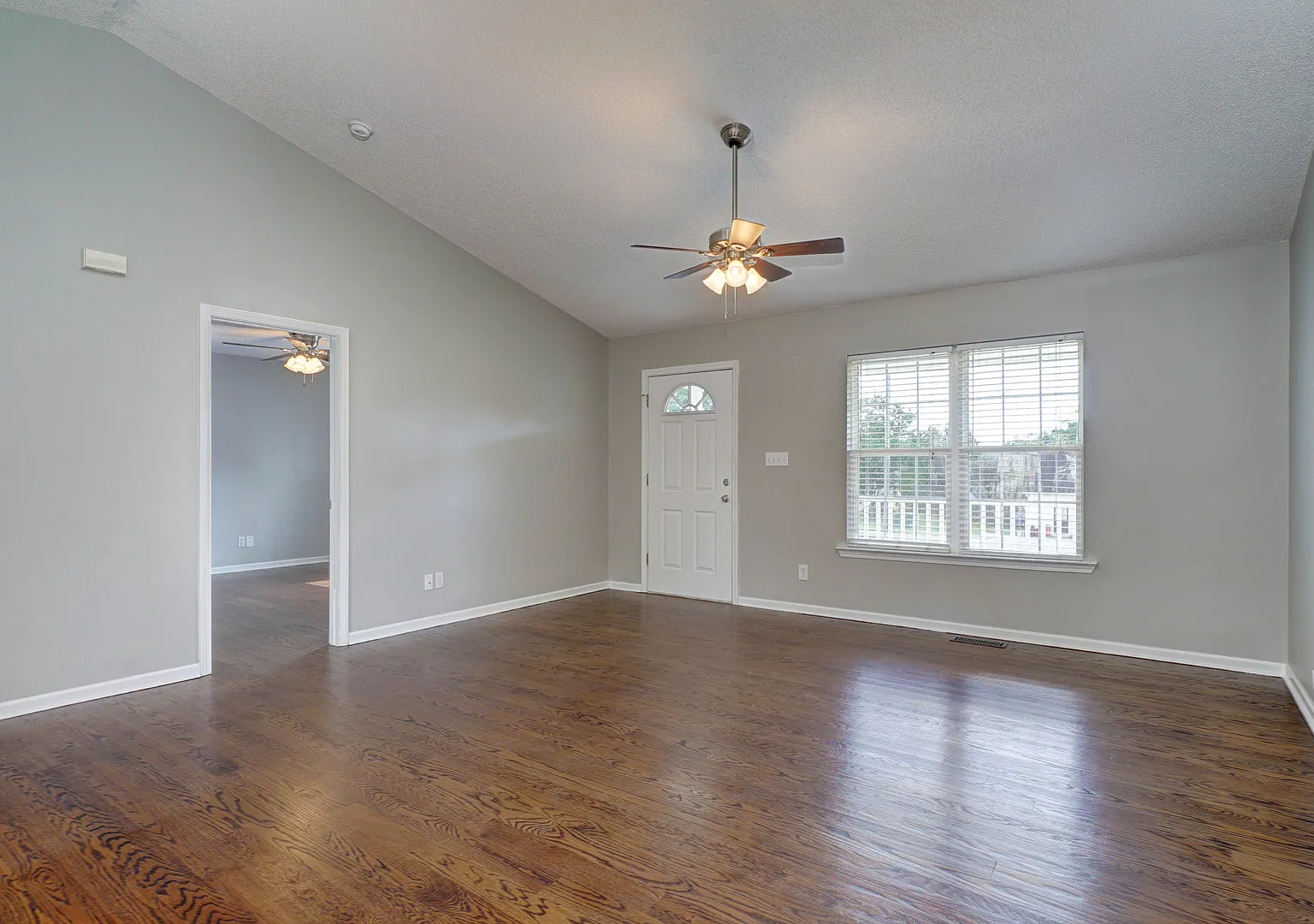 Beautiful home located in Troutman! — Photo 3