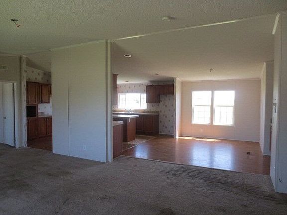 3rd image of 530 Gatewood Cir