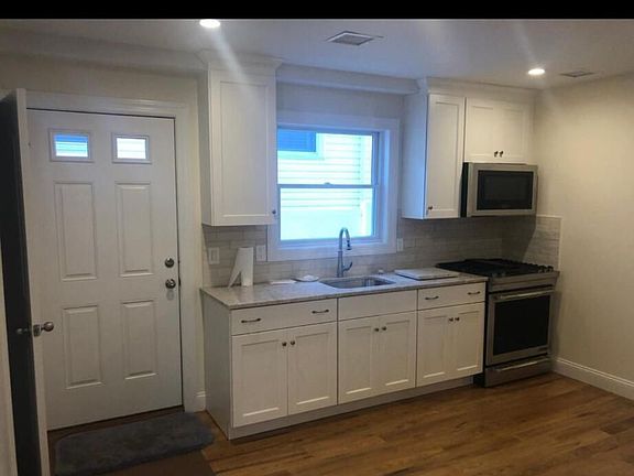 5th image of 309 Bryson Ave
