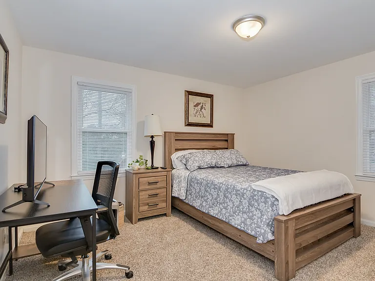 2415 Apricot Ln — Photo 8