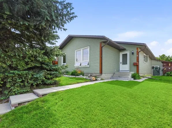 11 E Beddington Grn NE, Calgary, AB T3K 1M7