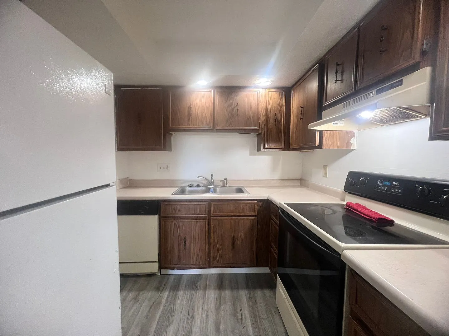 ET2134 E Locust St — Photo 4