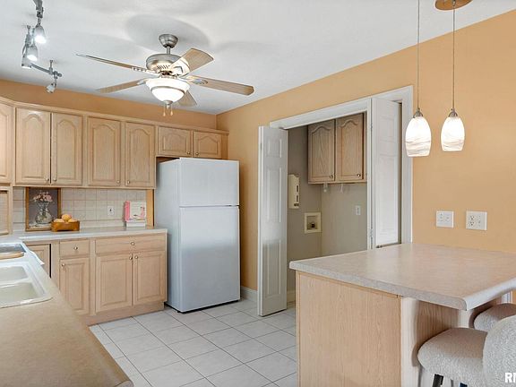 5th image of 2413 W 54th St APT 6