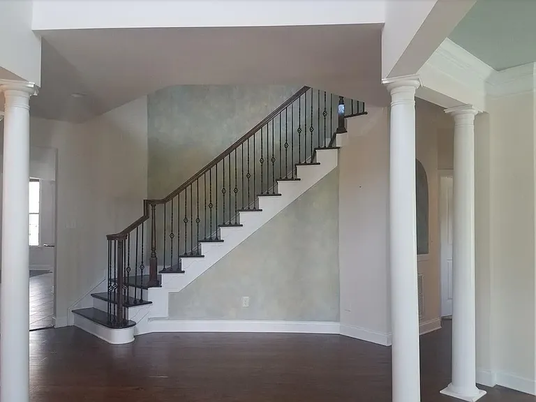 420 Hilliard Forest Dr — Photo 9