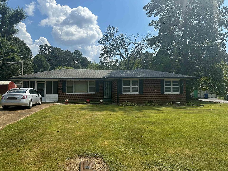 1st image of 140 Shaw Ln