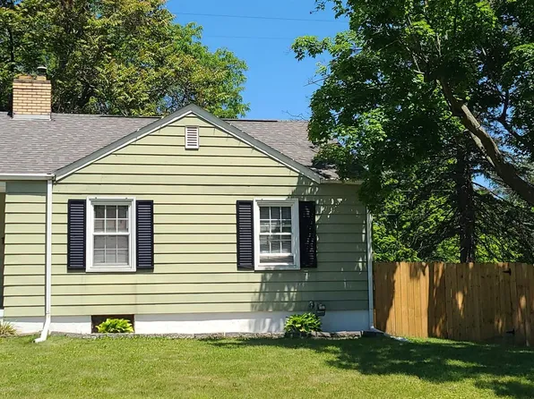 2413 Hills St, Flint, MI 48503
