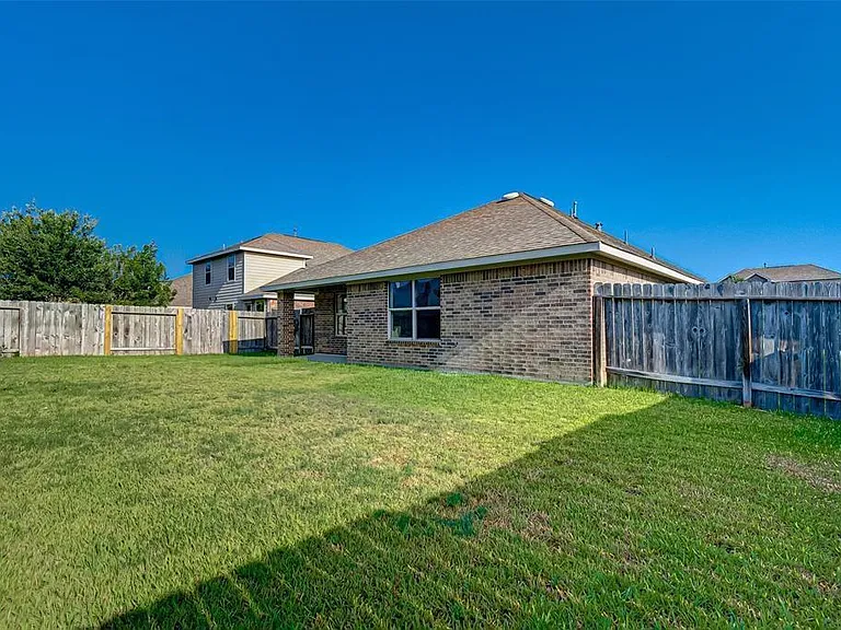 8731 Sunny Gallop Dr — Photo 29
