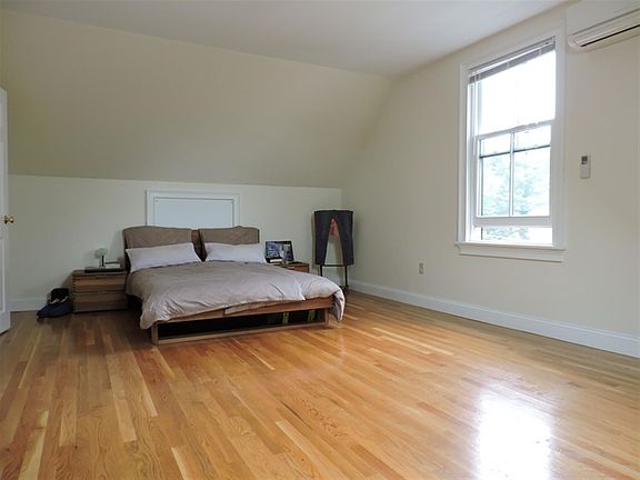 2nd image of 35 Roberts Rd #3