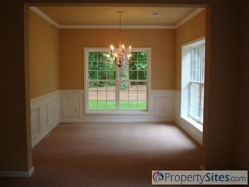 4th image of 3820 Lakeside Walk Dr