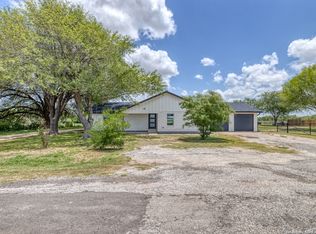 121 County Road 367, Uvalde, TX 78801
