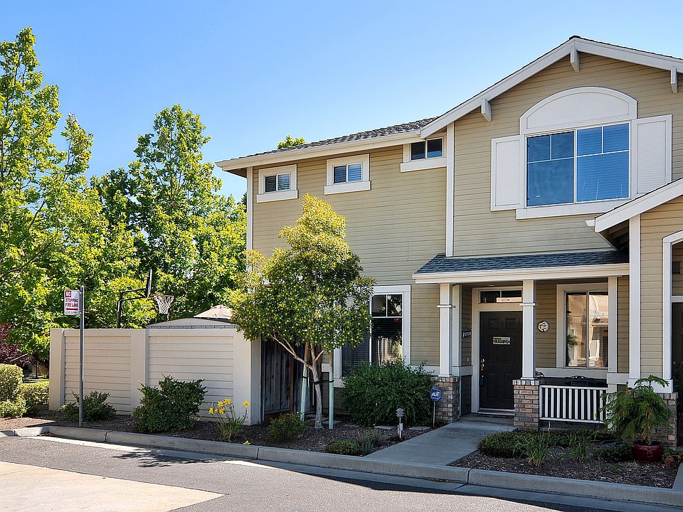 1st image of 355 Powerscourt Way