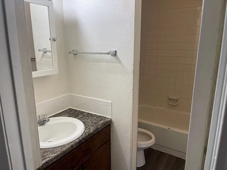 2500 S 56th St — Photo 17