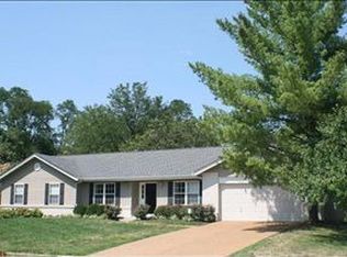 1737 Lynkirk Ln, Saint Louis, MO