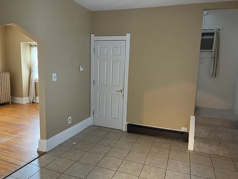 1025 Sawyer Rd — Photo 3