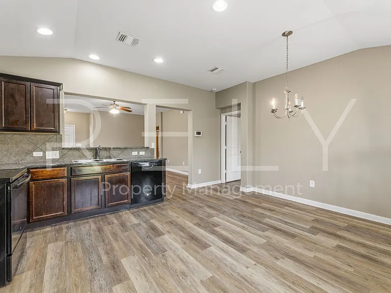 146 Leon River Loop — Photo 14