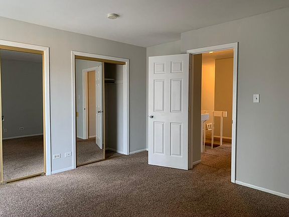 4th image of 318 Meadow Green Ln