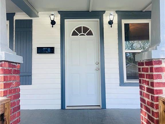 2nd image of 2223 Doniphan Ave