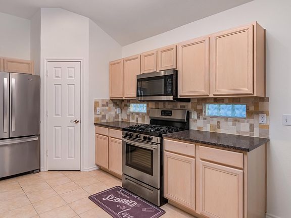 4th image of 2703 N Walker Dr