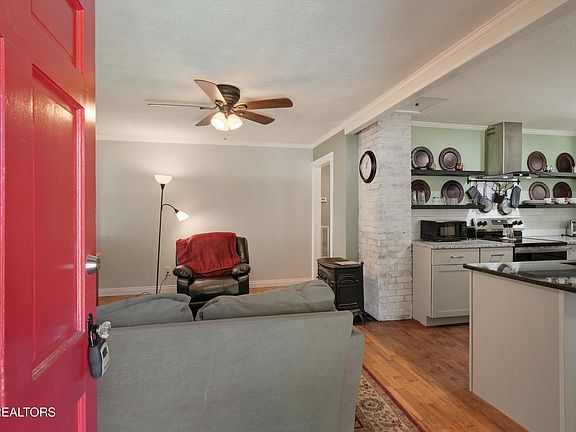 4th image of 3706 Fairmont Blvd