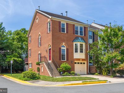 8001 Gina Pl, Vienna, VA, 22182