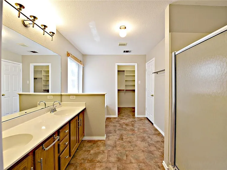 8416 Alvin High Ln — Photo 14