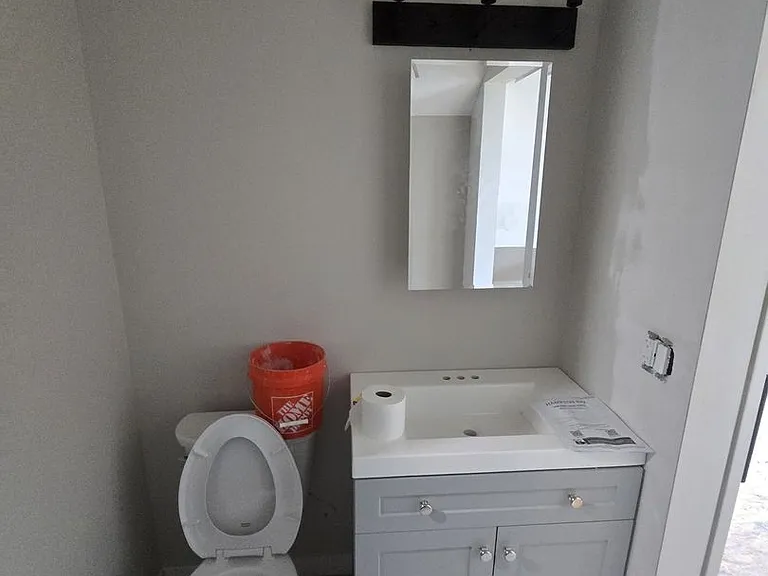 2501 W Cortland St #3 — Photo 8