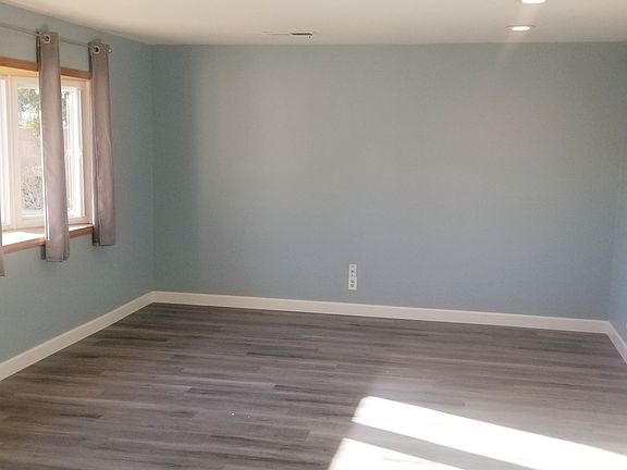 2nd image of 1304 Arrowhead Ave