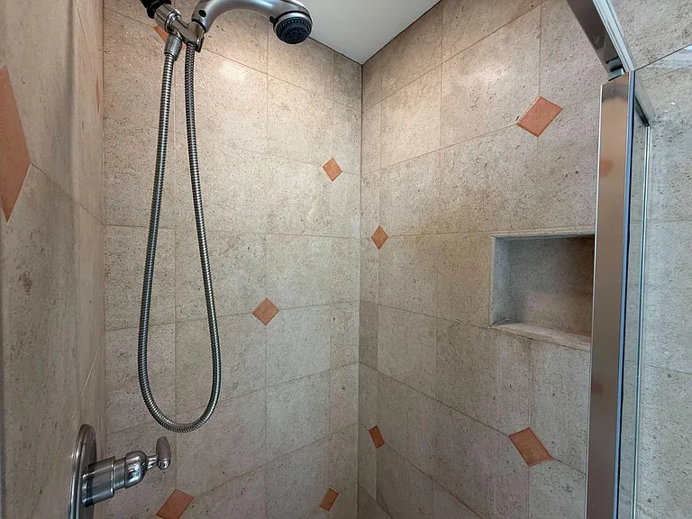 2050 Divisadero St #3 — Photo 50