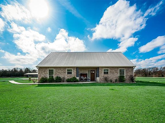 2nd image of 2579 County Road 2296