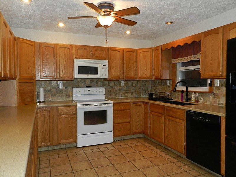 1st image of 11 Vosburg St