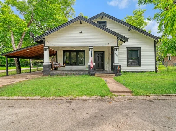 403 Monroe St, Deport, TX 75435