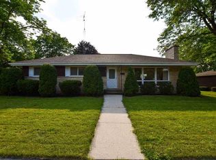 32 S Saint Josephs Ln, Fond Du Lac, WI 54935