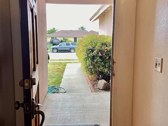 5th image of 2434 Beaufort Dr
