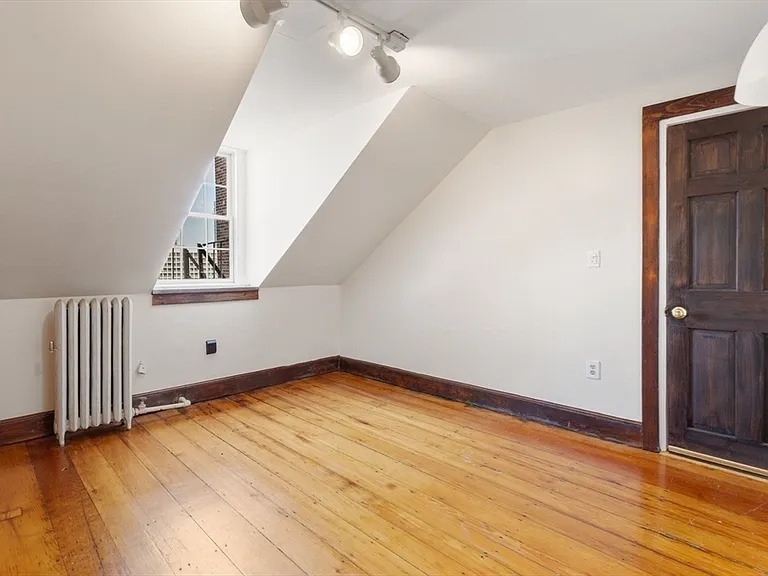 31 Myrtle St #4 — Photo 24