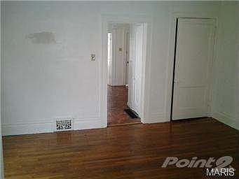 3rd image of 3534-3536 Giles Ave